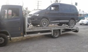 Эвакуация черного минивена